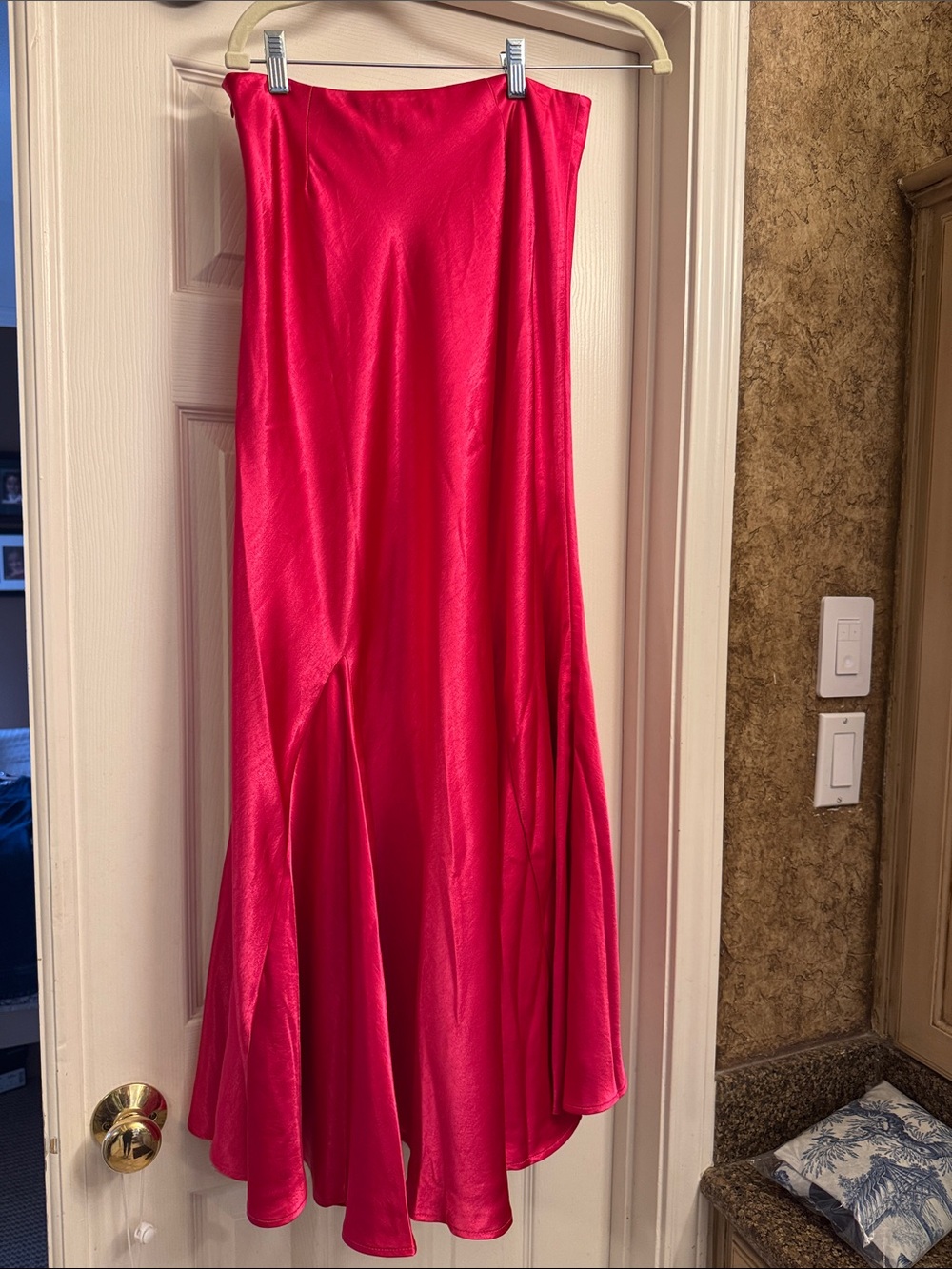 NWT Avara Olivia Silk Pink Satin Maxi Skirt Small - Picture 3 of 3